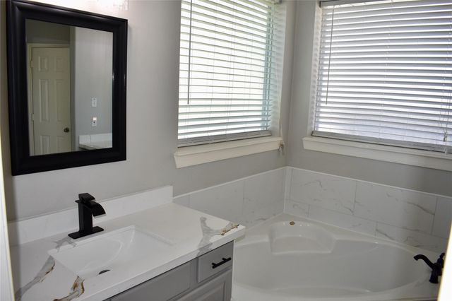 21559 Kings Bend Drive, Kingwood, TX 77339