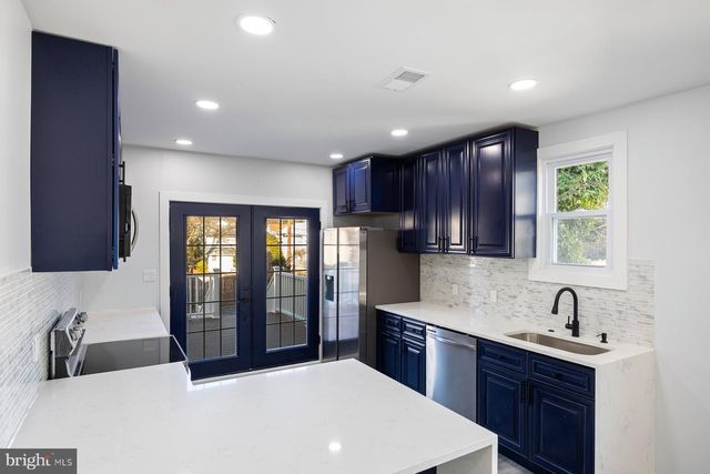 2920 E NORTHERN PKWY, Baltimore, MD 21214