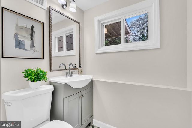 1204 TANNER AVE, Burlington, NJ 08016