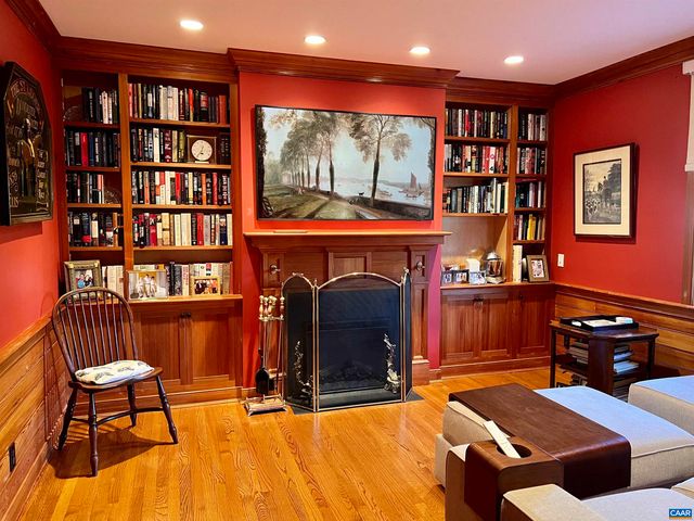 15 EDNAM VILLAGE ST, Charlottesville, VA 22903