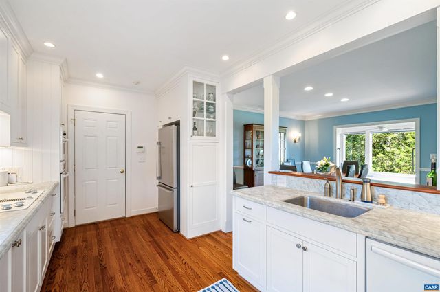 15 EDNAM VILLAGE ST, Charlottesville, VA 22903