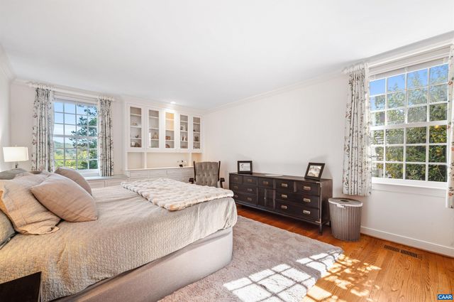 15 EDNAM VILLAGE ST, Charlottesville, VA 22903