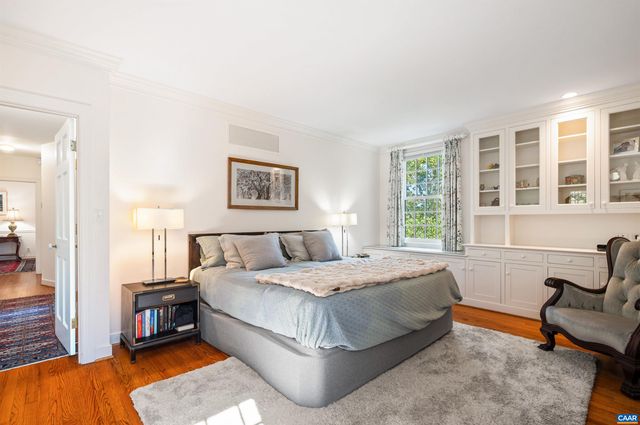 15 EDNAM VILLAGE ST, Charlottesville, VA 22903