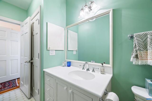 15 EDNAM VILLAGE ST, Charlottesville, VA 22903