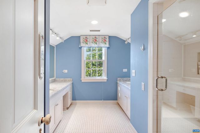 15 EDNAM VILLAGE ST, Charlottesville, VA 22903