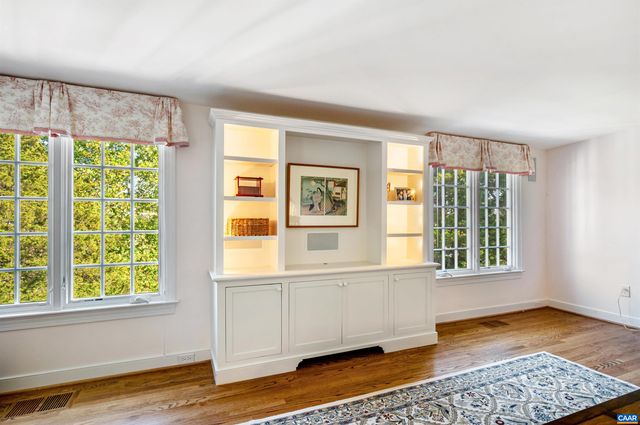 15 EDNAM VILLAGE ST, Charlottesville, VA 22903