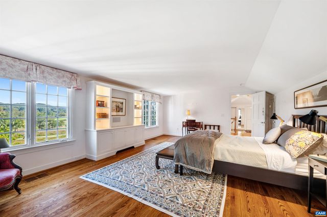 15 EDNAM VILLAGE ST, Charlottesville, VA 22903