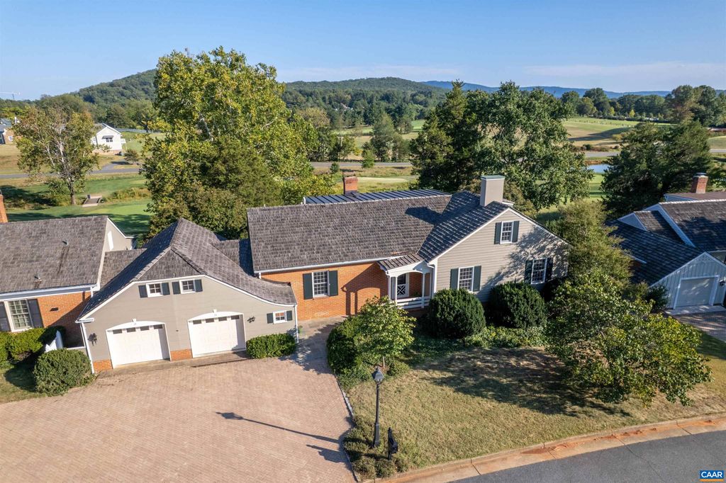 15 EDNAM VILLAGE ST, Charlottesville, VA 22903