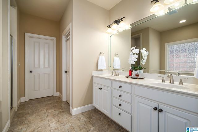 2037 LAUREL LAKES LANE, Helena, AL 35022