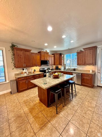 5519 W COVENTRY RD, Highland, UT 84003