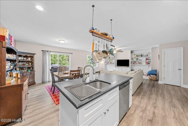 745 W Illinois Avenue, Southern Pines, NC 28387