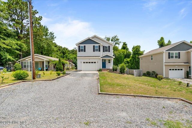745 W Illinois Avenue, Southern Pines, NC 28387