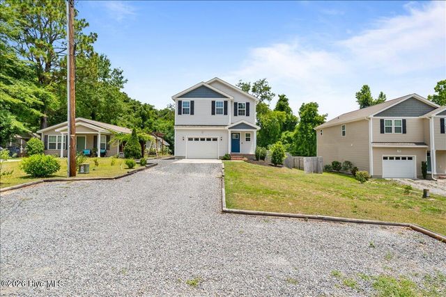 745 W Illinois Avenue, Southern Pines, NC 28387