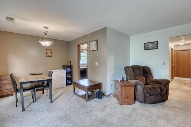 735 S Imperial DRIVE #D, Hartland, WI 53029