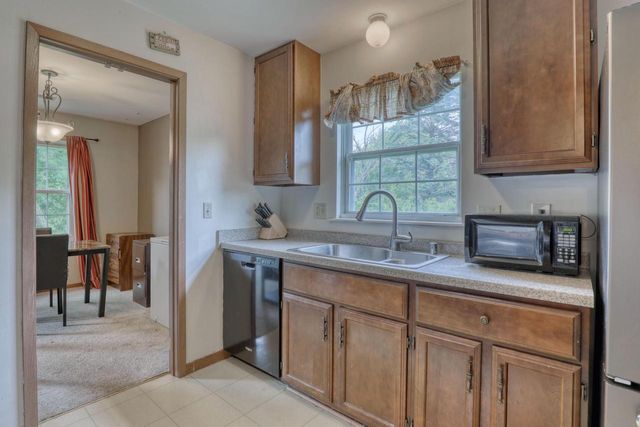 735 S Imperial DRIVE #D, Hartland, WI 53029