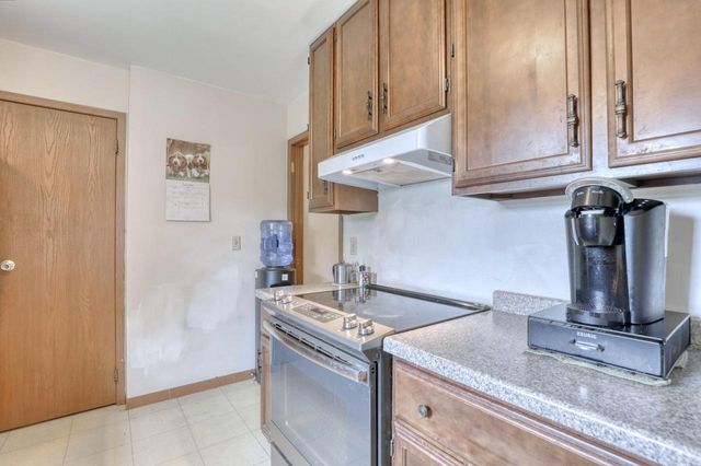 735 S Imperial DRIVE #D, Hartland, WI 53029