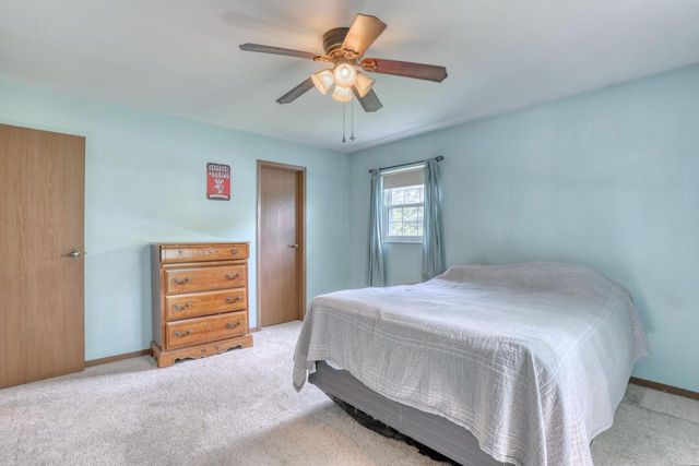 735 S Imperial DRIVE #D, Hartland, WI 53029