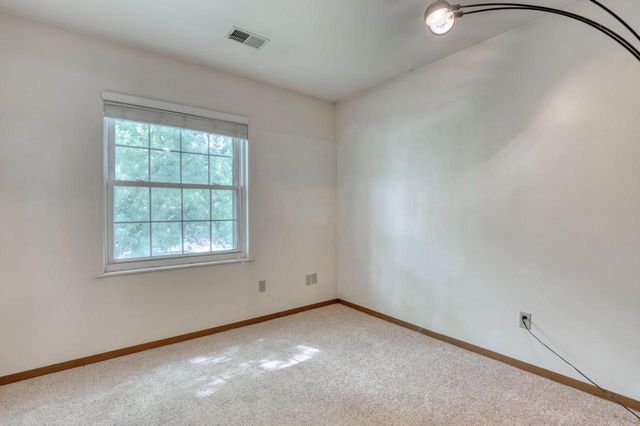 735 S Imperial DRIVE #D, Hartland, WI 53029