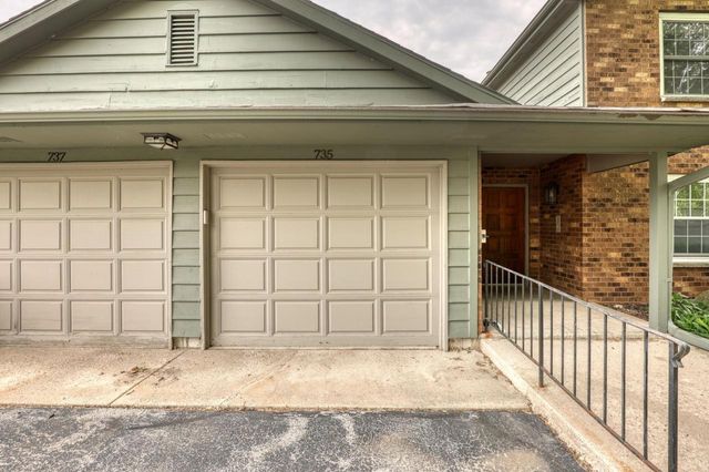 735 S Imperial DRIVE #D, Hartland, WI 53029