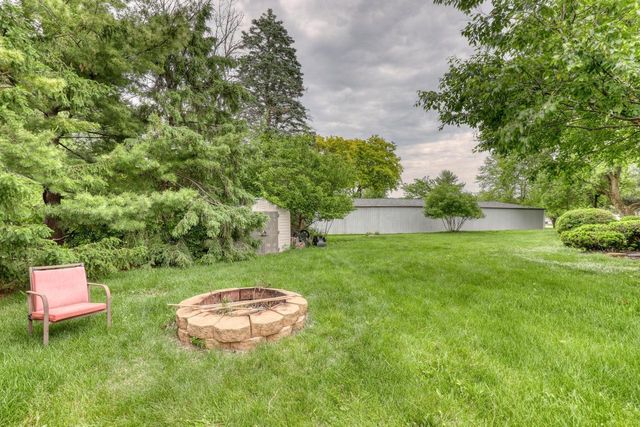 735 S Imperial DRIVE #D, Hartland, WI 53029