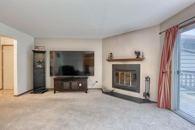 735 S Imperial DRIVE #D, Hartland, WI 53029