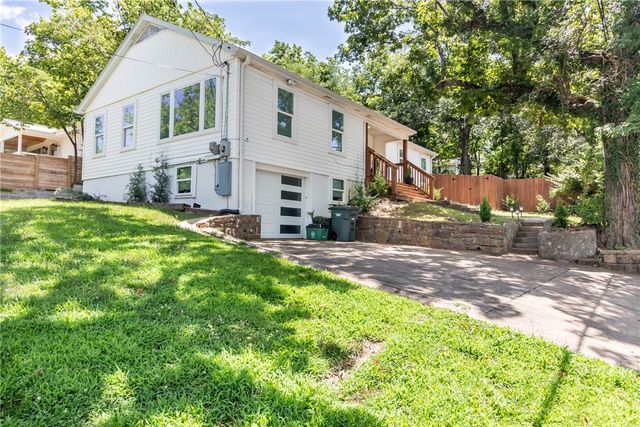 394 N Fletcher Avenue, Fayetteville, AR 72701