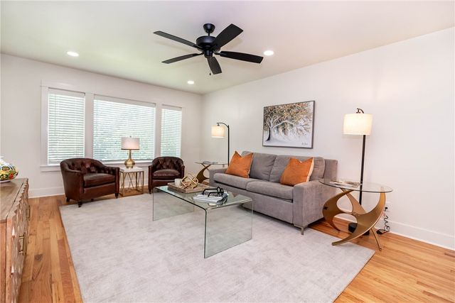 394 N Fletcher Avenue, Fayetteville, AR 72701