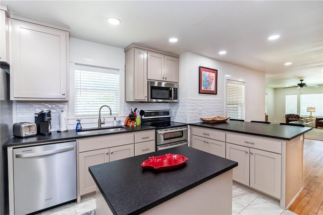 394 N Fletcher Avenue, Fayetteville, AR 72701