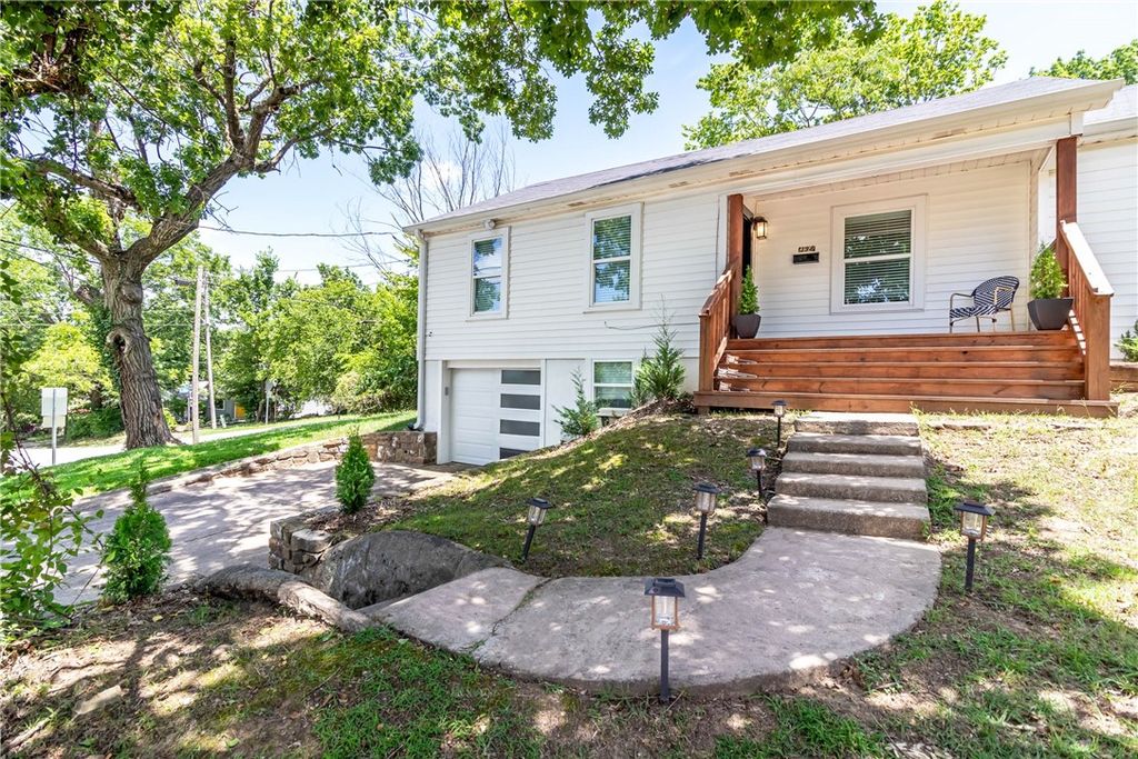 394 N Fletcher Avenue, Fayetteville, AR 72701