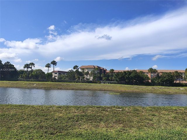 3427 Deer Creek Palladian Circle, Deerfield Beach, FL 33442