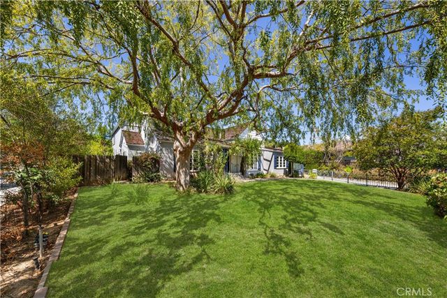555 Sierra Madre Boulevard, San Marino, CA 91108
