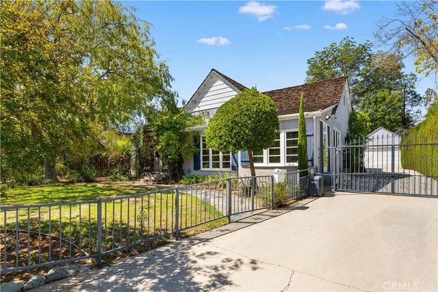 555 Sierra Madre Boulevard, San Marino, CA 91108