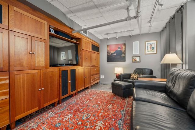 116-118 Fayerweather St 1, Cambridge, MA 02138