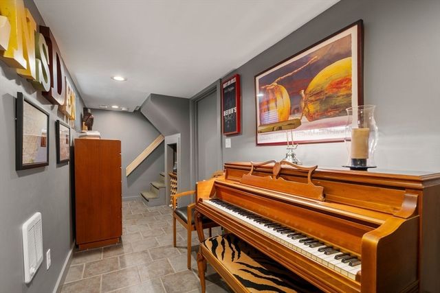 116-118 Fayerweather St 1, Cambridge, MA 02138