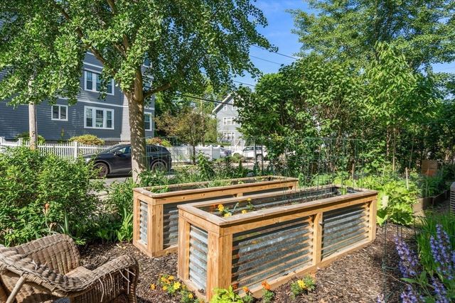 116-118 Fayerweather St 1, Cambridge, MA 02138