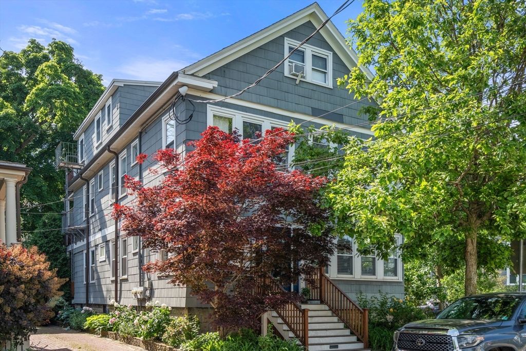 116-118 Fayerweather St 1, Cambridge, MA 02138