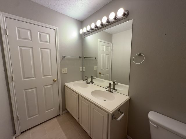 2805 Crater Lake Lane, Denton, TX 76210