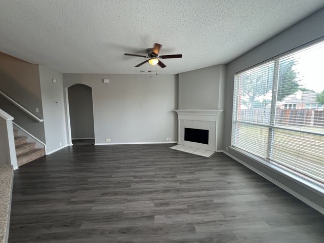 2805 Crater Lake Lane, Denton, TX 76210