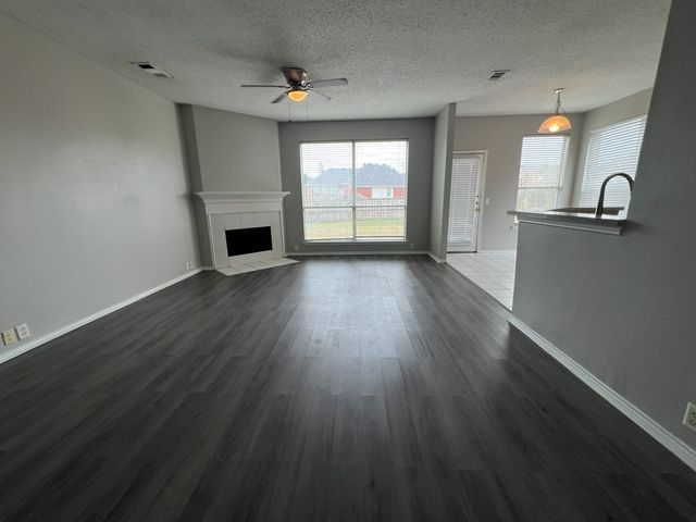 2805 Crater Lake Lane, Denton, TX 76210
