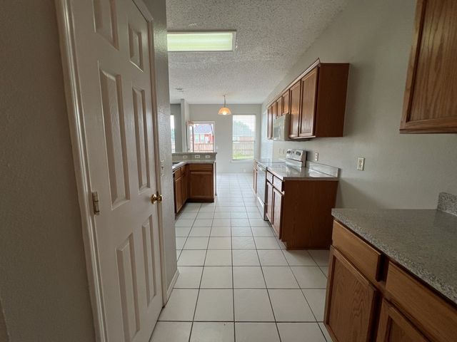 2805 Crater Lake Lane, Denton, TX 76210