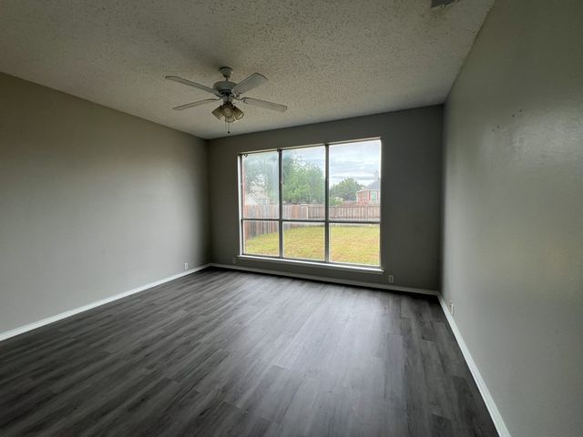 2805 Crater Lake Lane, Denton, TX 76210