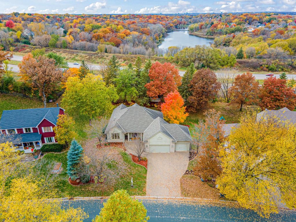 1497 Kings Wood Road, Eagan, MN 55122