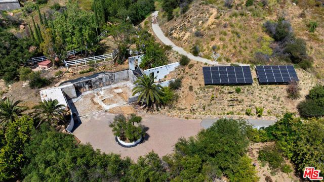 260 Loma Metisse Road, Malibu, CA 90265