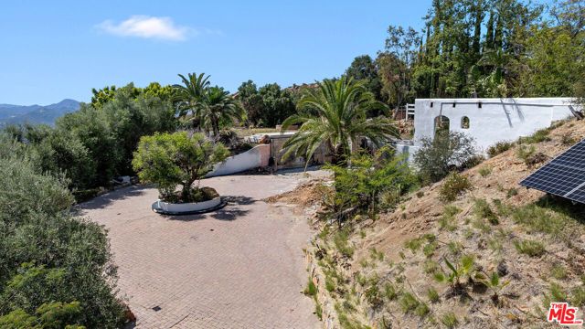 260 Loma Metisse Road, Malibu, CA 90265