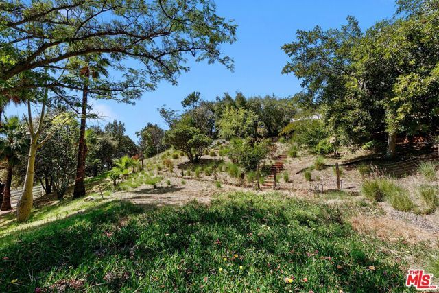 260 Loma Metisse Road, Malibu, CA 90265