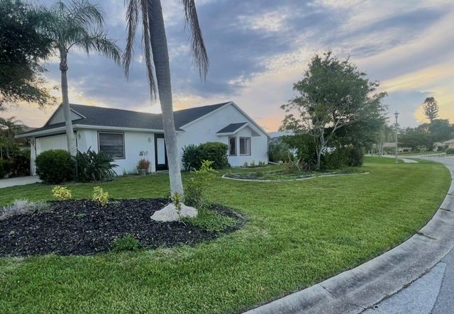 2200 E VILLAGE COURT, Venice, FL 34293