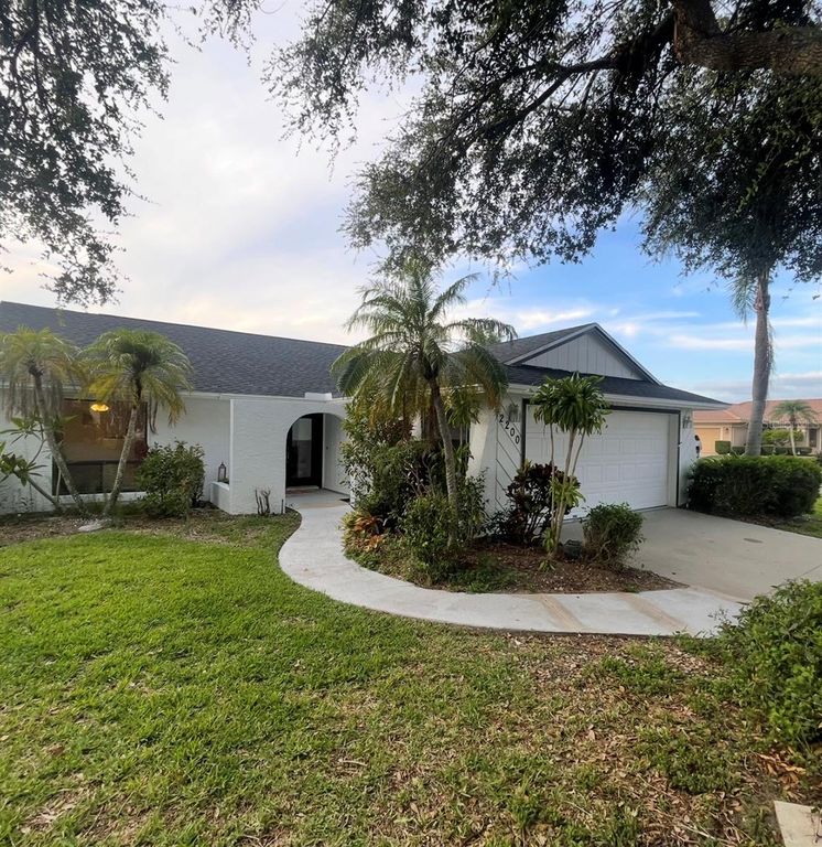 2200 E VILLAGE COURT, Venice, FL 34293