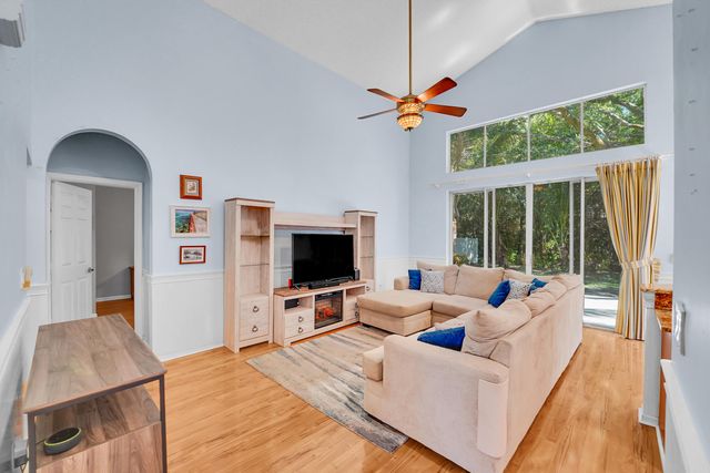 7600 Ridgefield Lane, Lake Worth, FL 33467