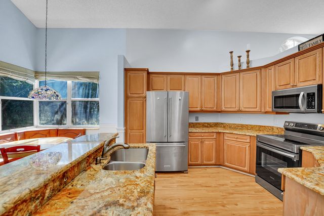 7600 Ridgefield Lane, Lake Worth, FL 33467