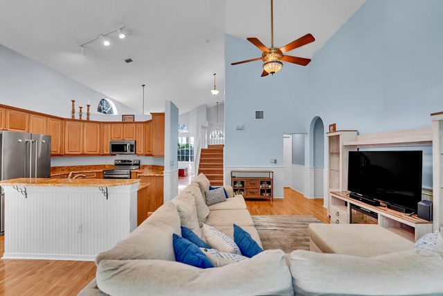 7600 Ridgefield Lane, Lake Worth, FL 33467